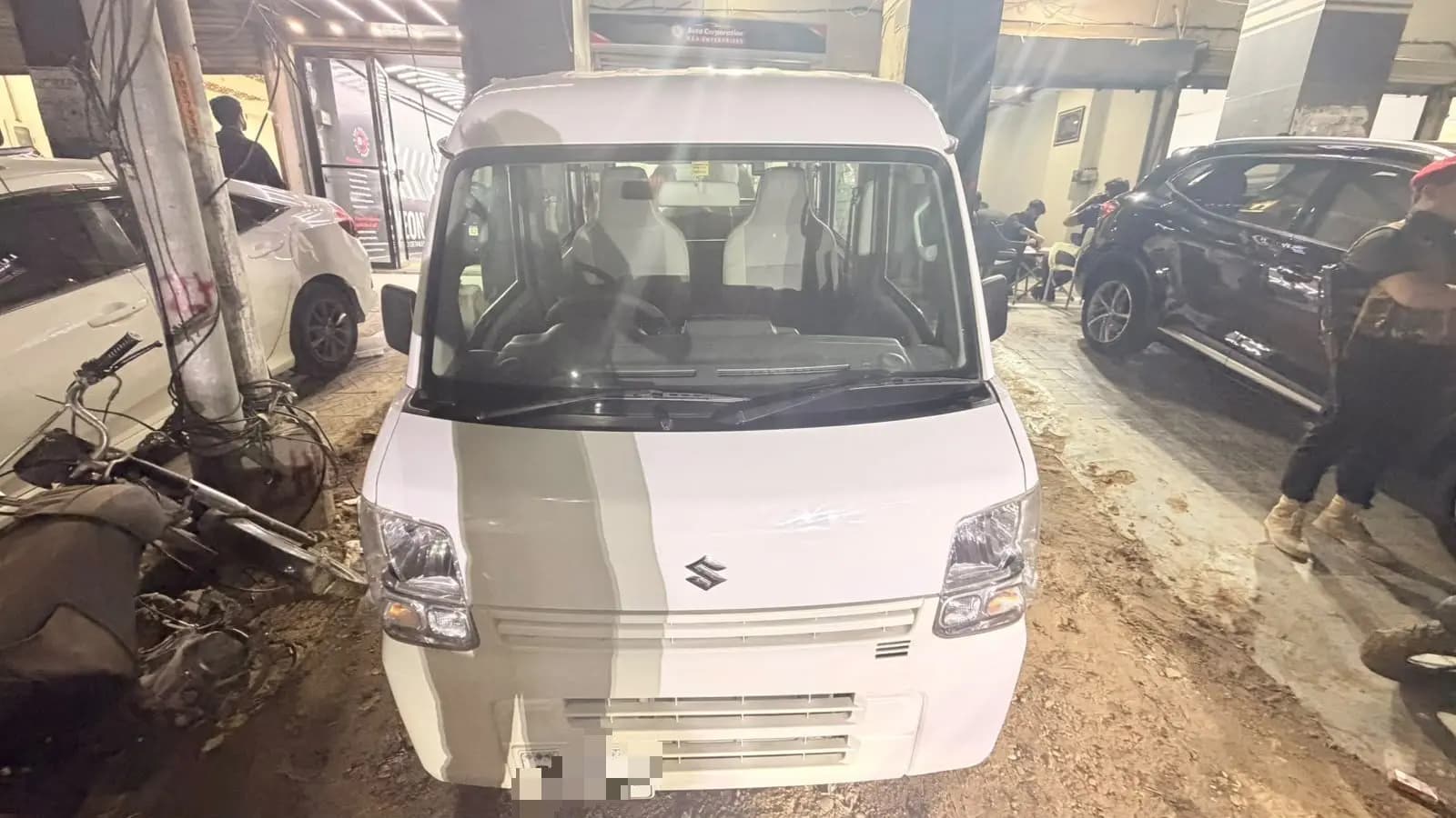 Suzuki Every Japanese 2017 (White) in Khalid Bin Waleed Road, Karachi