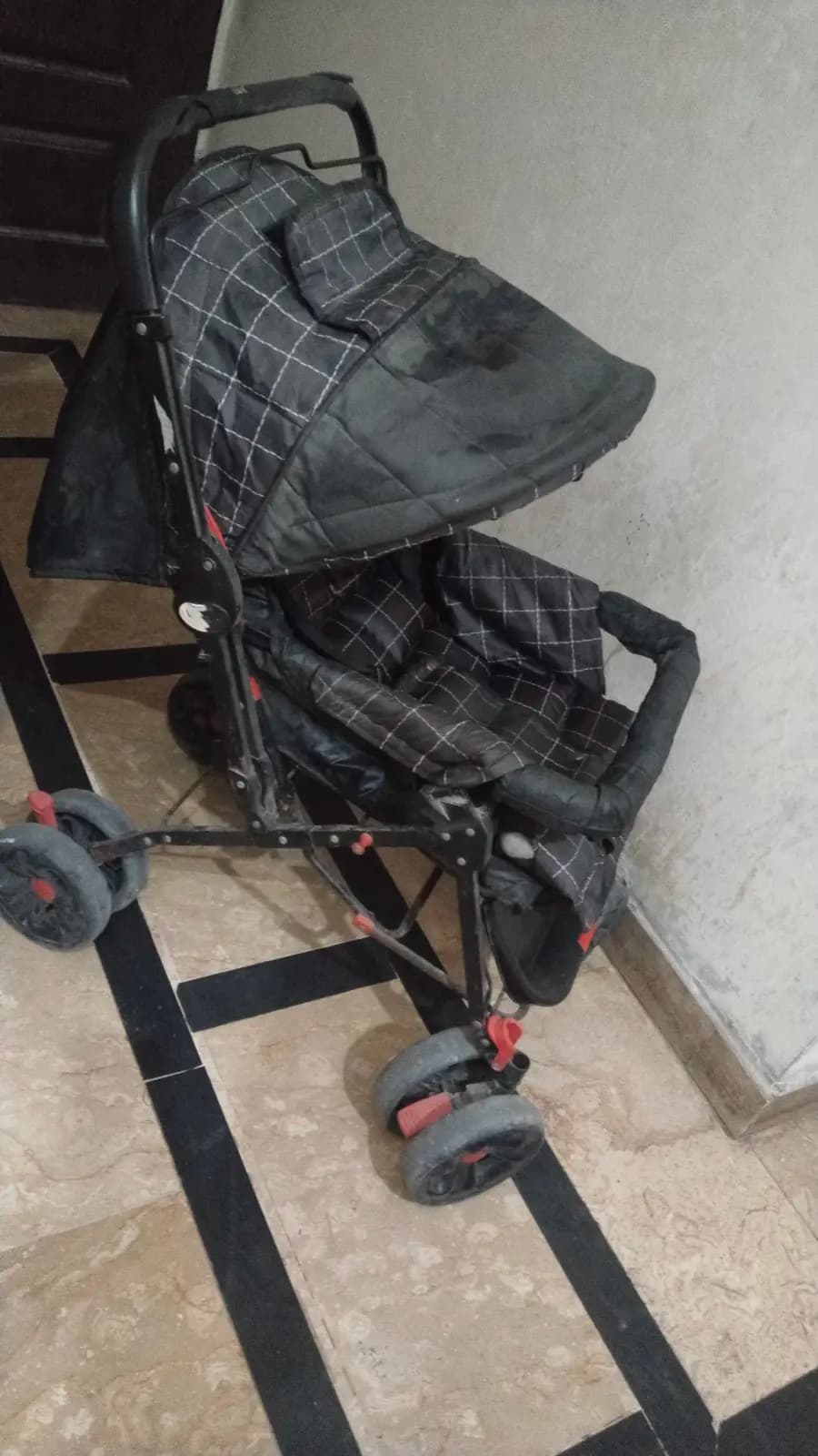 stroller for sale urgently in Shadbagh, Lahore