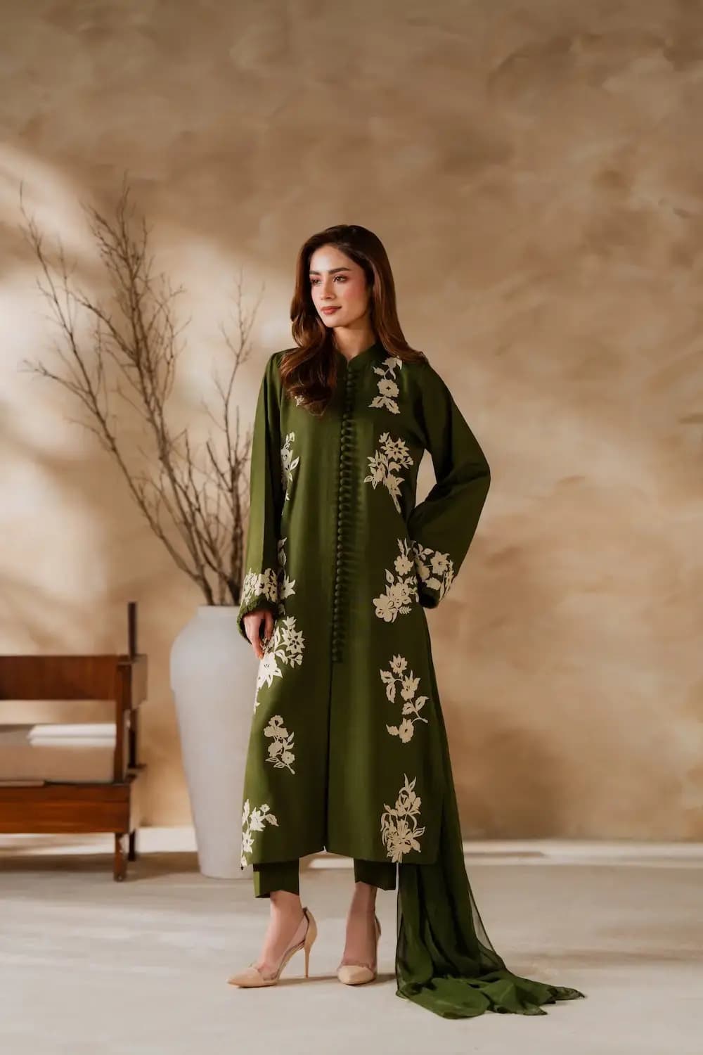 3 pcs women’s stitched linen embroidered suit in Lahore