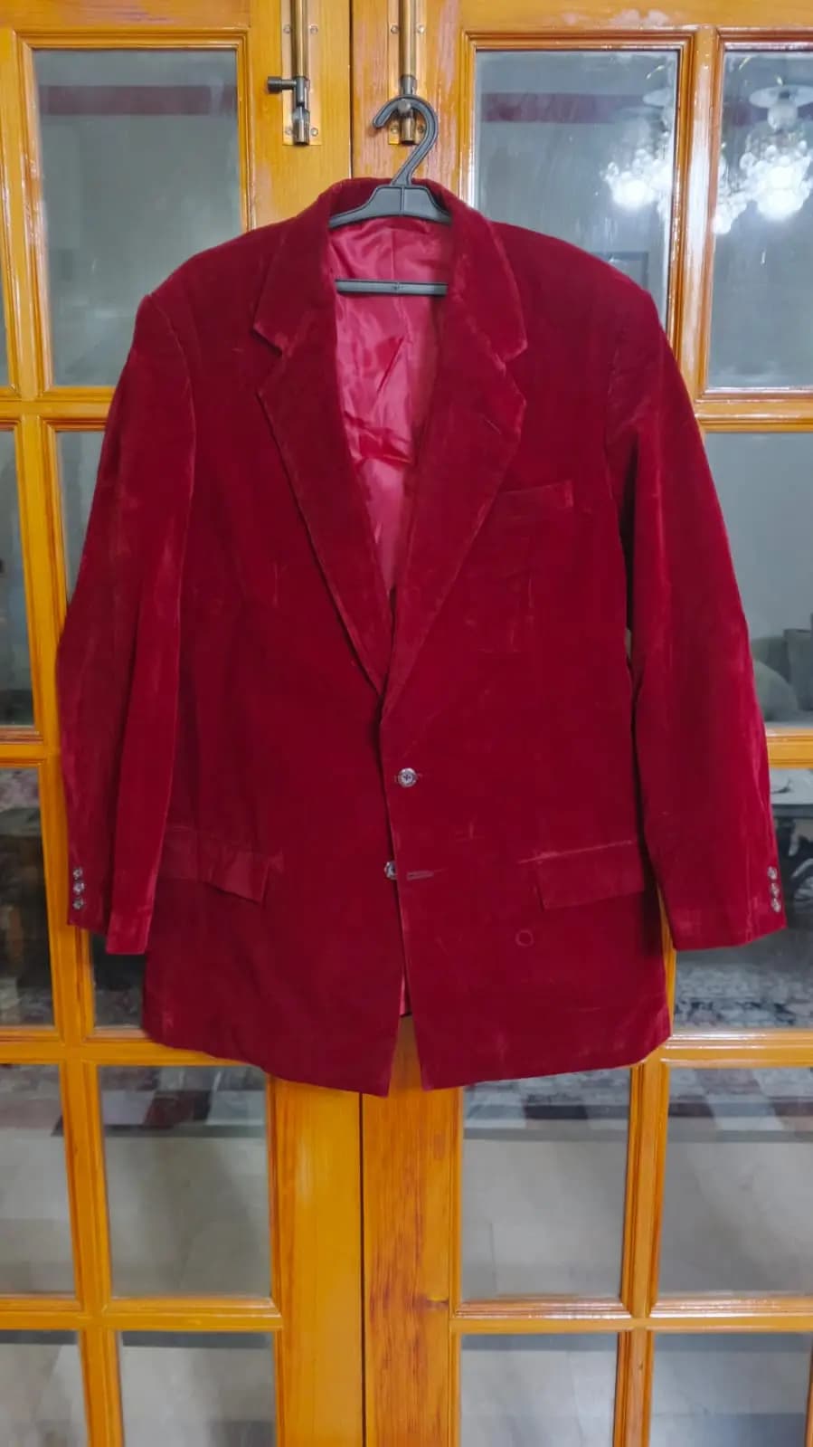 Used Coats for Sale ( Size is in between Large & Xtra Large ) in Wapda Town Phase 1, Lahore